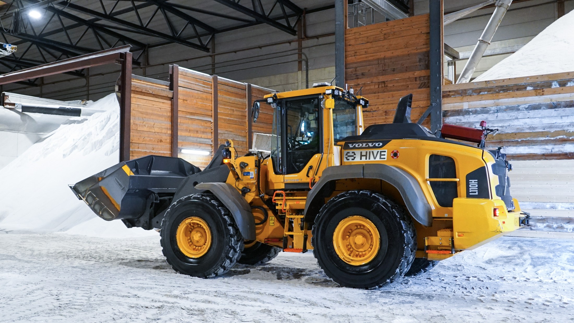 Volvo L110H fitted with Hive hardware